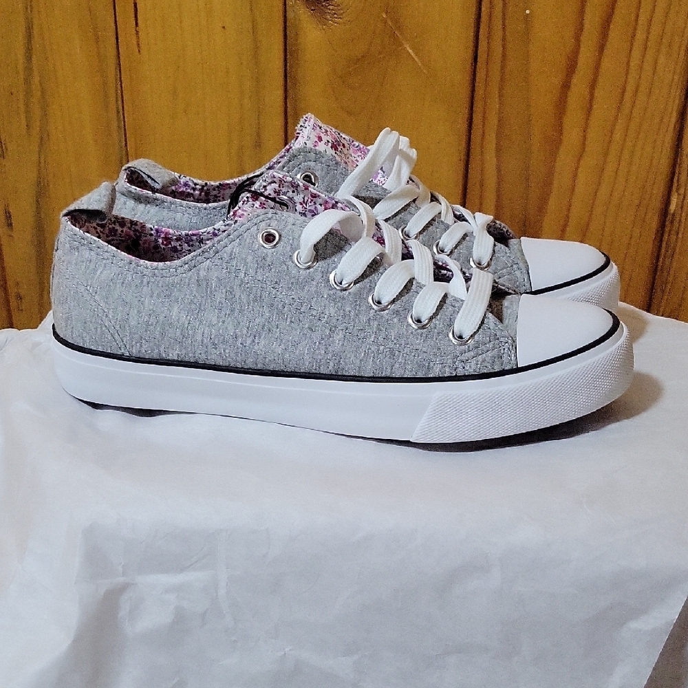 Twisted Gray and White Floral Sneakers - Picture 2 of 4